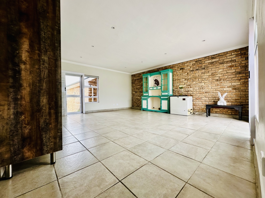 3 Bedroom Property for Sale in De Kelders Western Cape